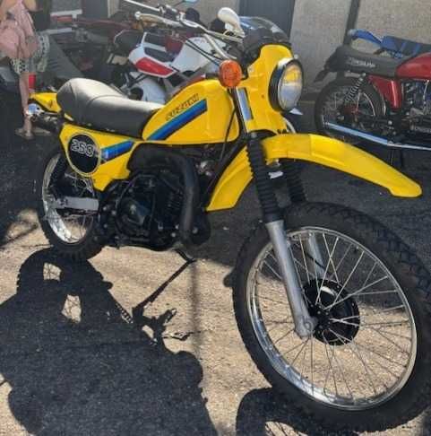 Suzuki TS 250 ER, 1981, com restauro