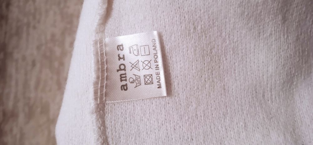 Продам шапку на девочку.