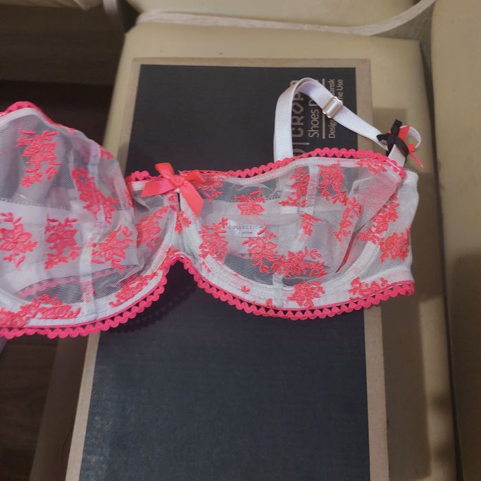 Бюстгальтер кружевний