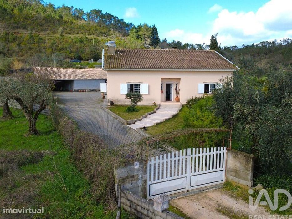 Casa / Villa T3 em Lamas de 386,5 m2