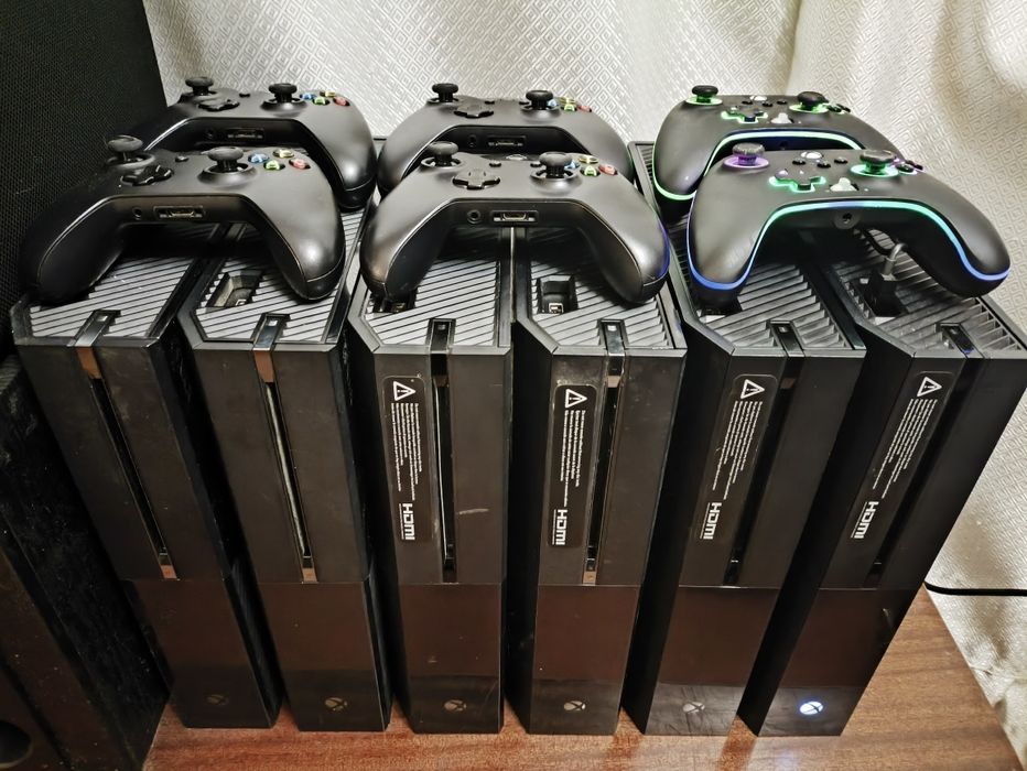 Xbox One консоль с геймпадом игровая приставка для оффлайн игр