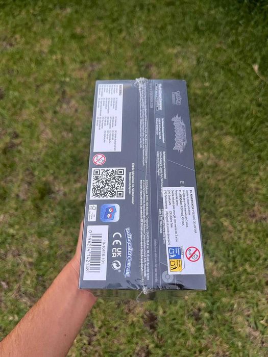 Pokemon Pitch Black Elite Trainer Box