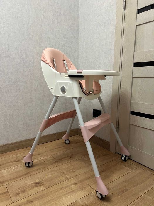 Дитячий стільчик для годування
