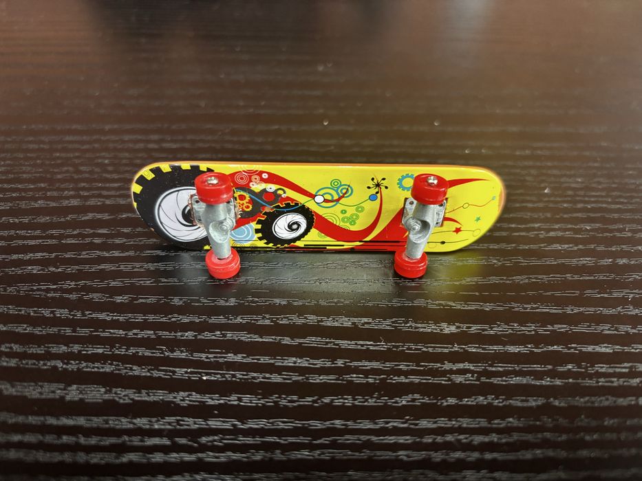 Mala deska skateboardowa do zabawy