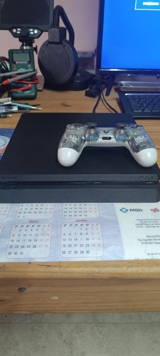 PS4 Slim 1tb desbloqueada