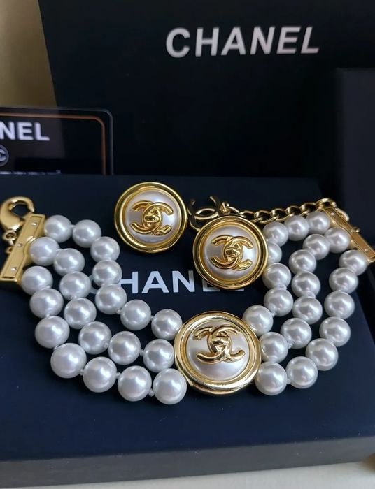 Комплек від Chanel (браслет, сережки) France