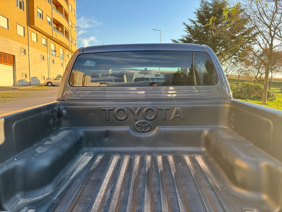 Toyota Hilux 4WD 5 lugares - 2011