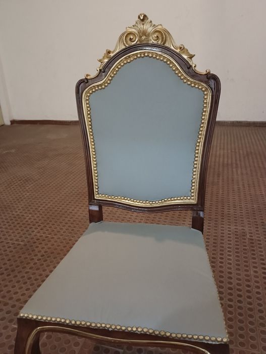 Cadeira vintage totalmente remodelada e estofada