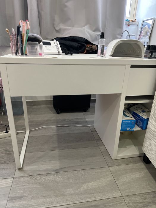 Vendo secretária semi-nova