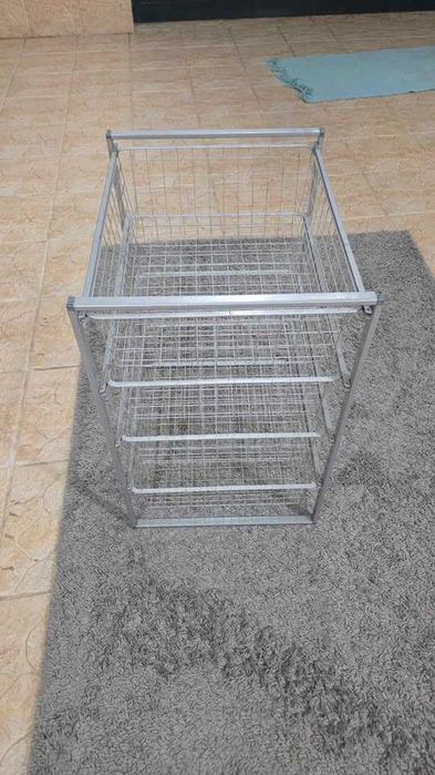 Arrumação com gavetas