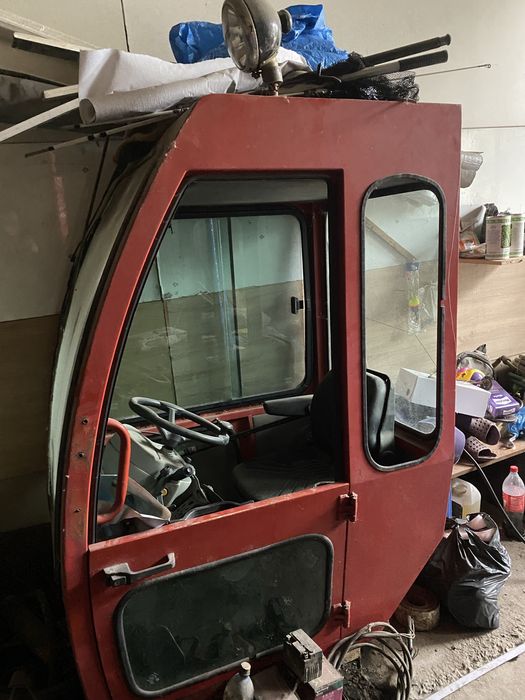 Кабіна на трактор