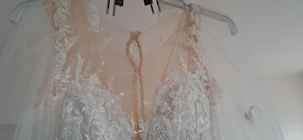 Suknia ślubna litera A