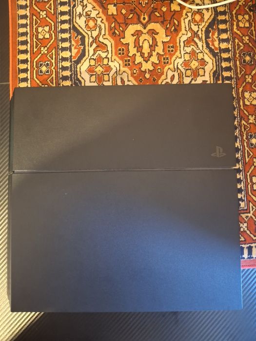 Ps4 1TB z orginalnym padem