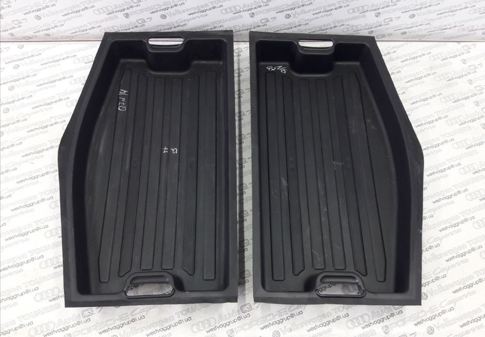 Полка багажника Audi Q7 / Ауди Ку7 / Аудi Кю7 2006 - 2015