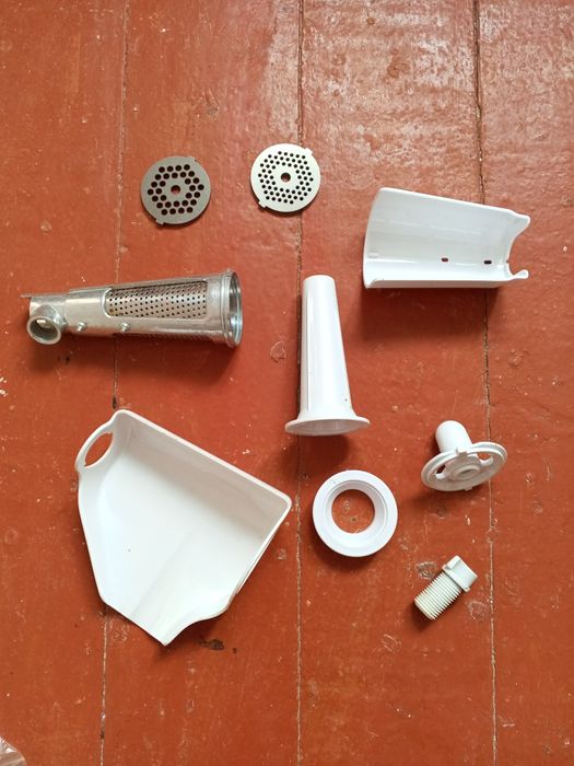 Продам .запчасти к эл.мясорубке Сатурн