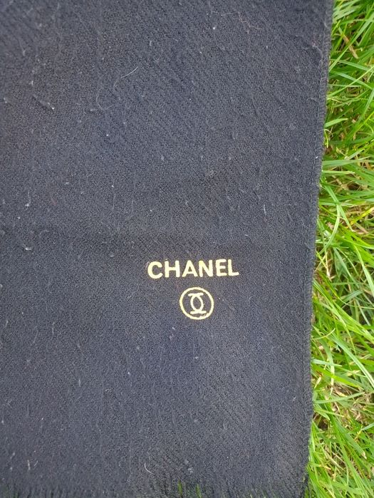 Szal a'la Chanel