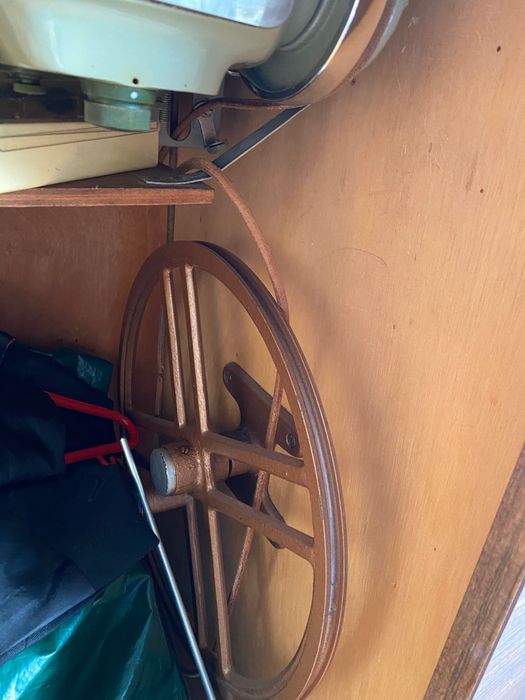 Máquina costura Oliva