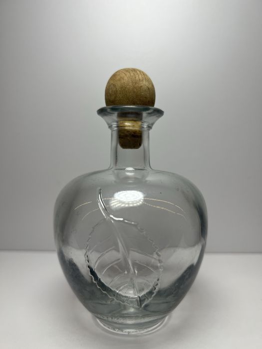 Karafka z lisciem jabłka 200 ml z korkiem rarytas