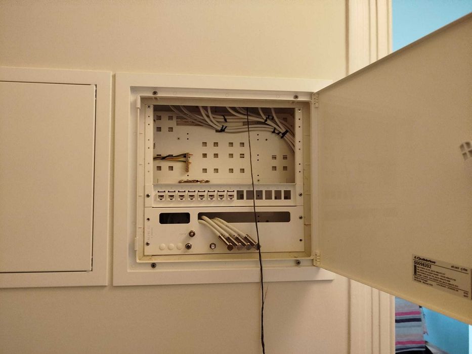 Eletricista certificado pela direção geral de energia