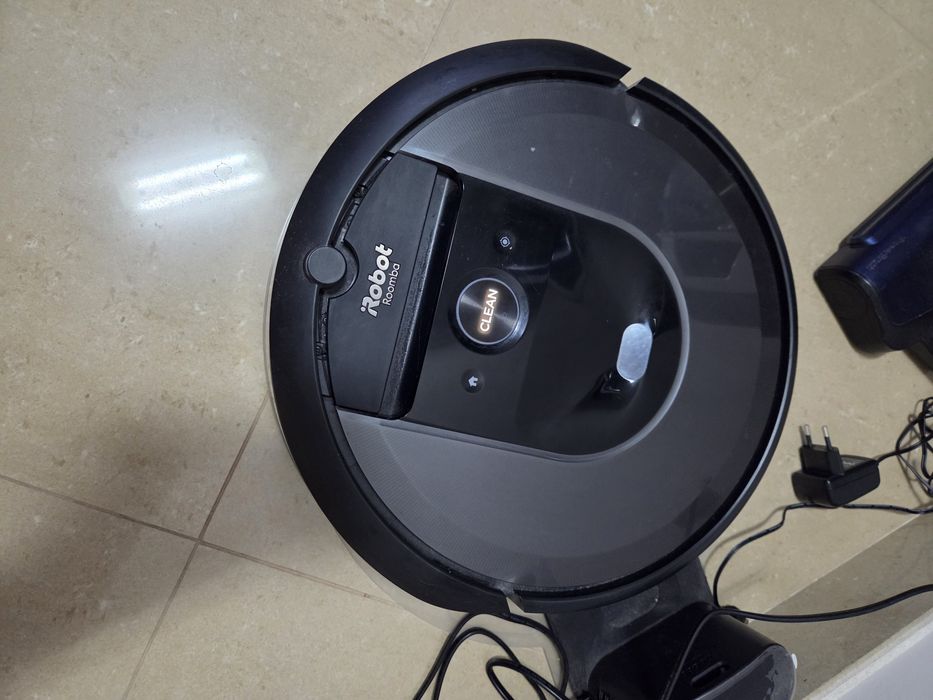 Aspirador e mopa Roomba combo i8