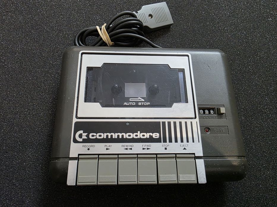 GRY VIC Commodore + kasety + odtwarzacz