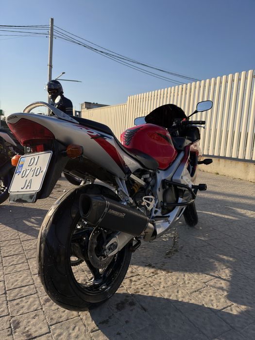 Продам Honda CbRf4I