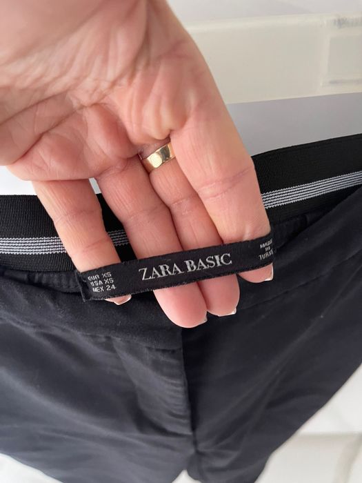 Spodnie marki zara rozmiar xs