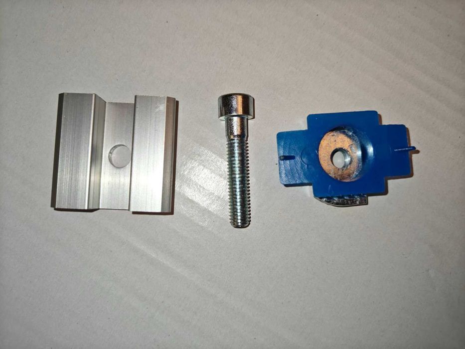 Центральний притиск  для сонячних панелей прижим кріплення