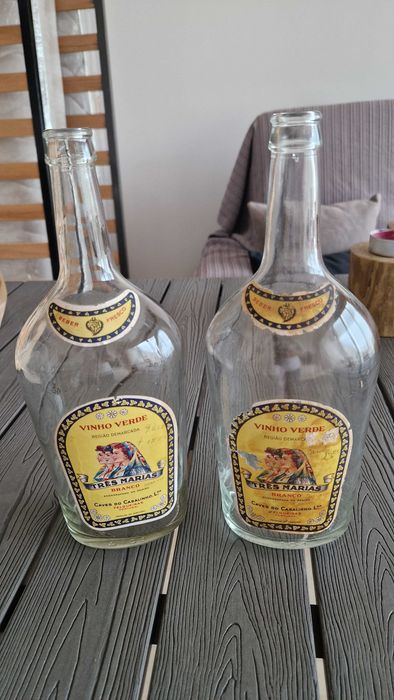 2 garrafas vinho branco "Três Marias"
