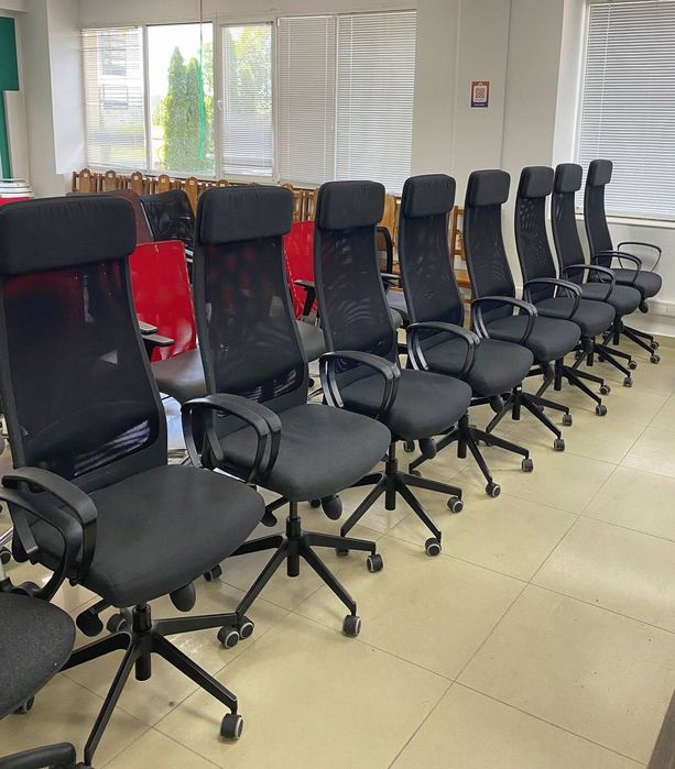 РОЗПРОДАЖ офісні столи стелажі шафи крісла офісні комп’ютерні меблі для офісу