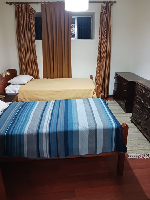 Quarto Duplo em Casa Partilhada — Sobrado, Valongo
