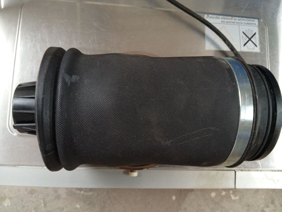 Bolsa de Ar Traseira — Mercedes GL X166 2012
OEM: A1663200325 / A16