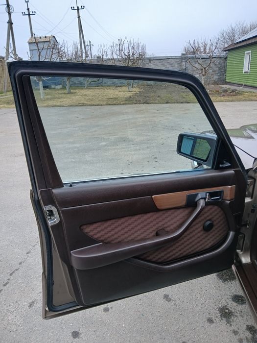 Мерседес W126 SE300 90рік