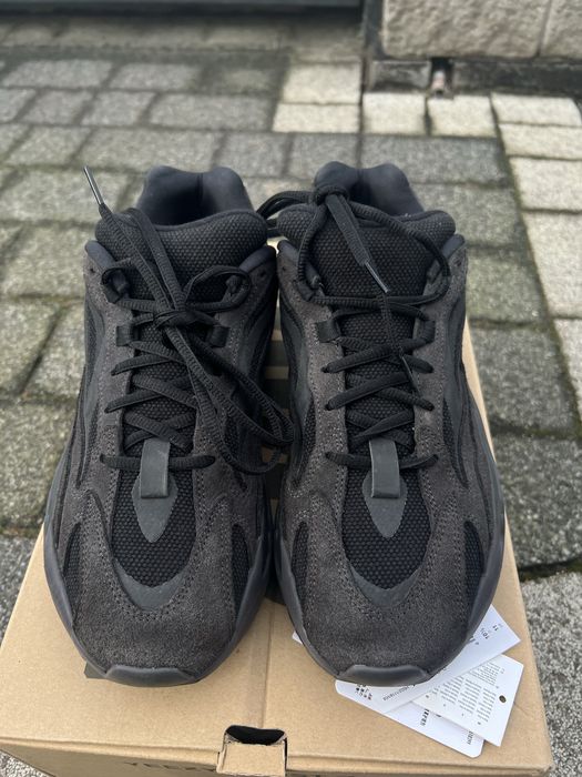 Adidas Yeezy Boost 700 V2 Vanta sneakersy niskie czarne 45 1/3