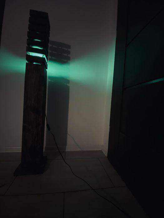 Lampa podłogowa lita sosna