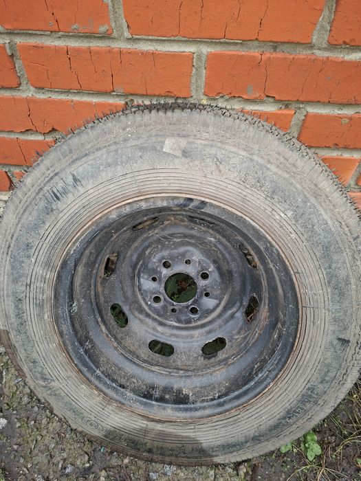 Продам шину с диском