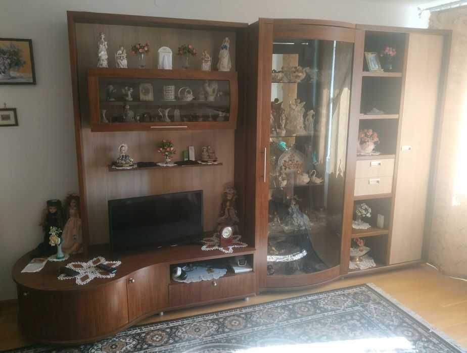 Стінка фабрики "Нова"