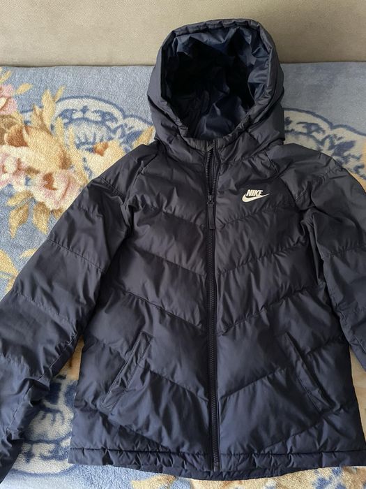 Курточка nike S