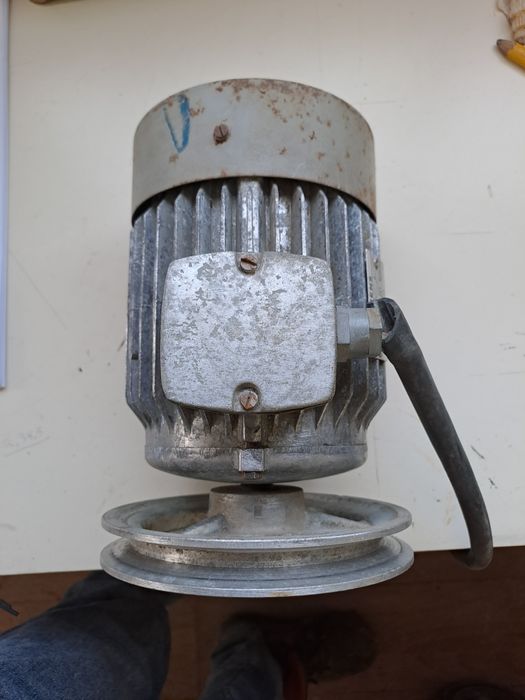 Motor Siemens trifásico