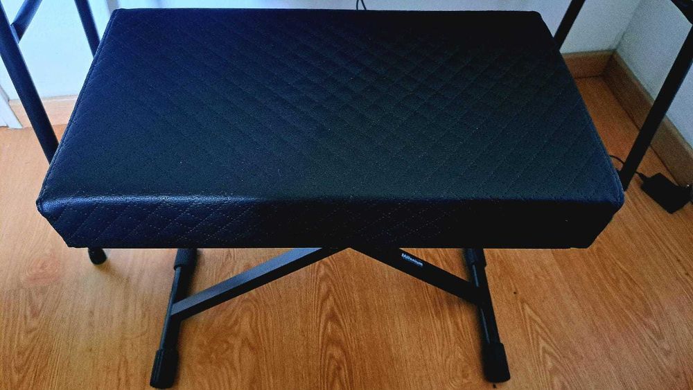 Vendo Piano digital Korg B2 Black de 88 e Banco de Piano como novos