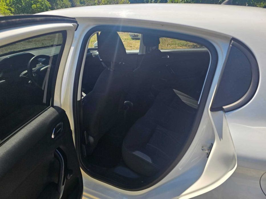 Peugeot 208 ano 2013