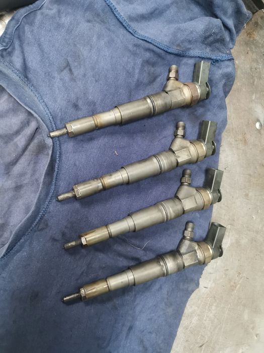 BMW E90 E91 E87 E60 E46 2.0d M47n wtryski wtryskiwacze komplet