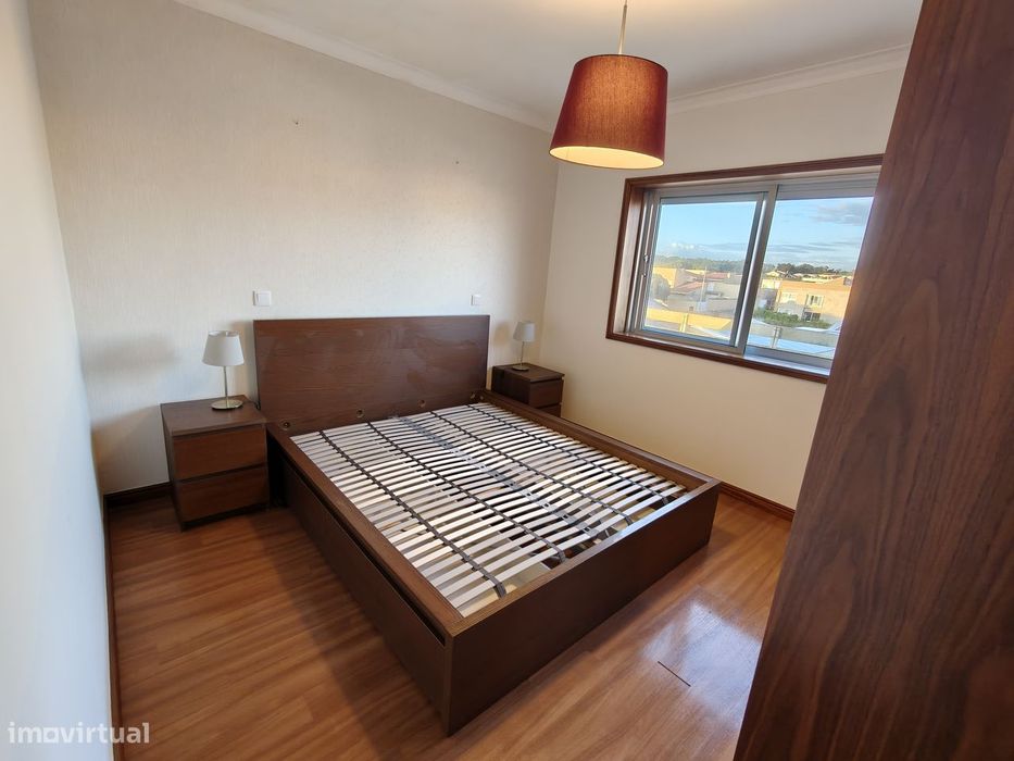 Apartamento T2 renovado junto ao mar