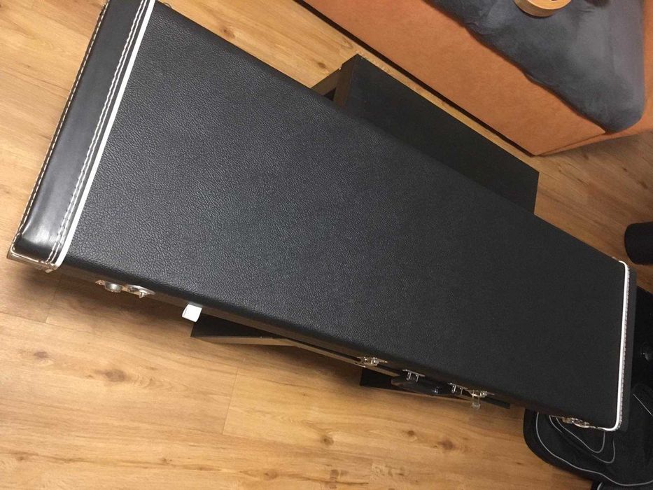 Ibanez Soundgear SR300 Индонезия 2011 как новая, в прекрасном английском кейсе с ключами+ремень Ibanez. Идеальное состояние