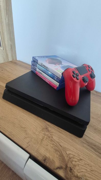 Konsola PS4, 500 GB  CUH-2216A Gry+Pad