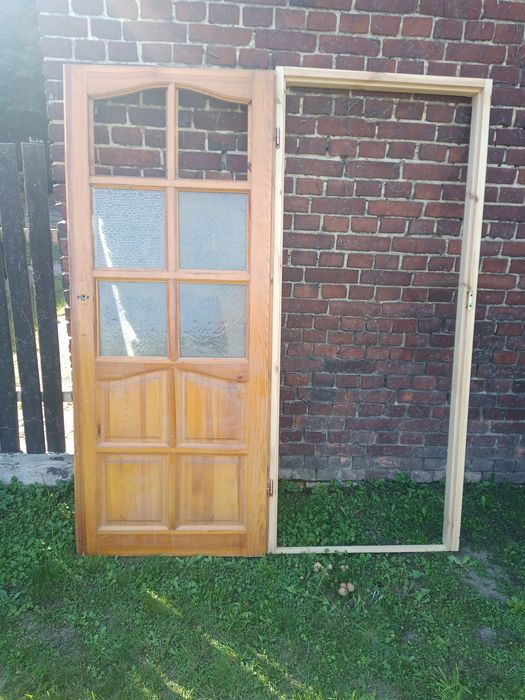 Drzwi wewnętrzne drewniane z ościeżnicą