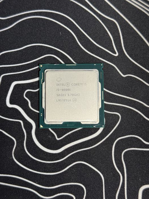 Процесор Intel I5 9600k
