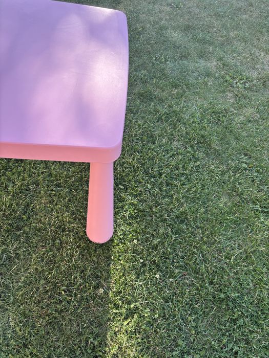 Stolik różowy IKEA dla dziecka