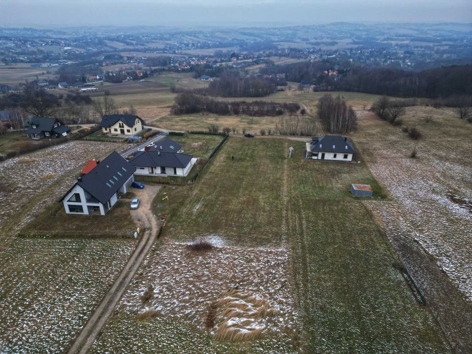 Widokowa działka Pogórze Wielickie, Biskupice – media, podział na 2