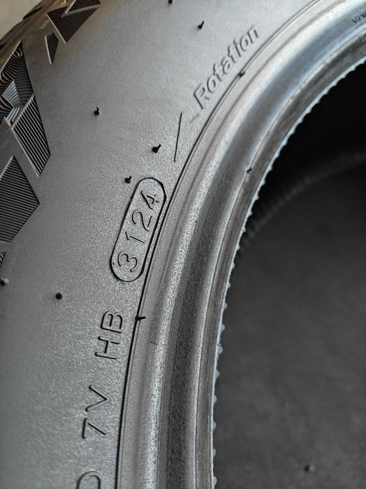 Hankook Winter ICept IZ³ X R18 235 55 104T зимові шини 4шт